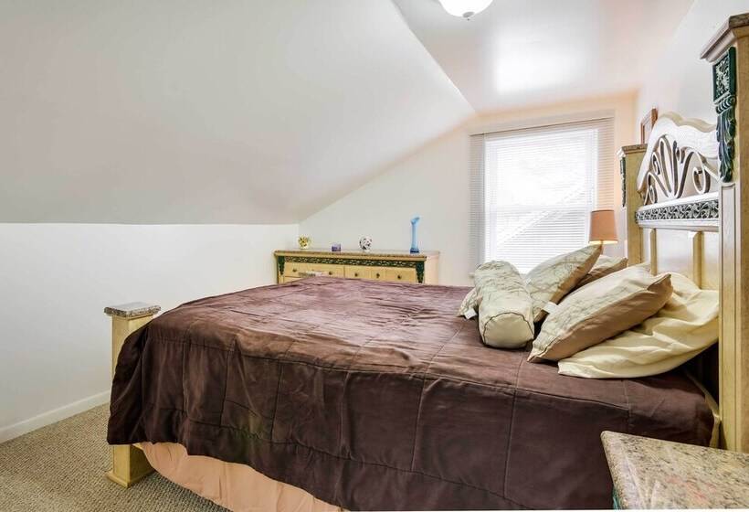 Historic Carriage House < 20 Mi Elk Mtn: Hike, Ski