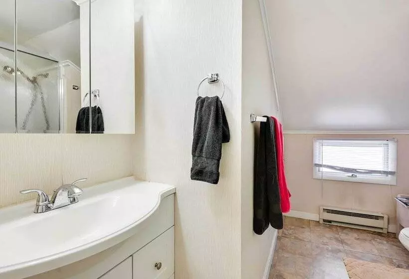 Historic Carriage House < 20 Mi Elk Mtn: Hike, Ski