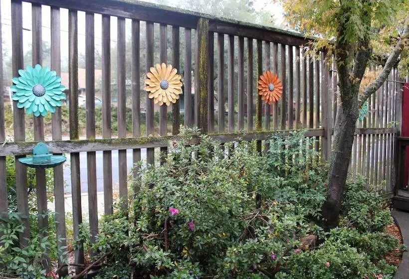 Hotelli The Bonnie Inn Unit 1