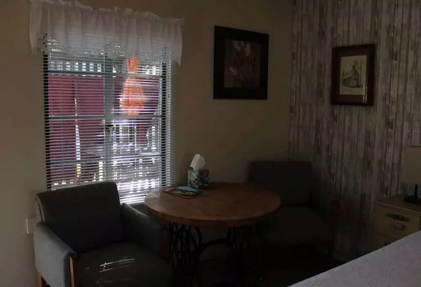 Hotelli The Bonnie Inn Unit 1