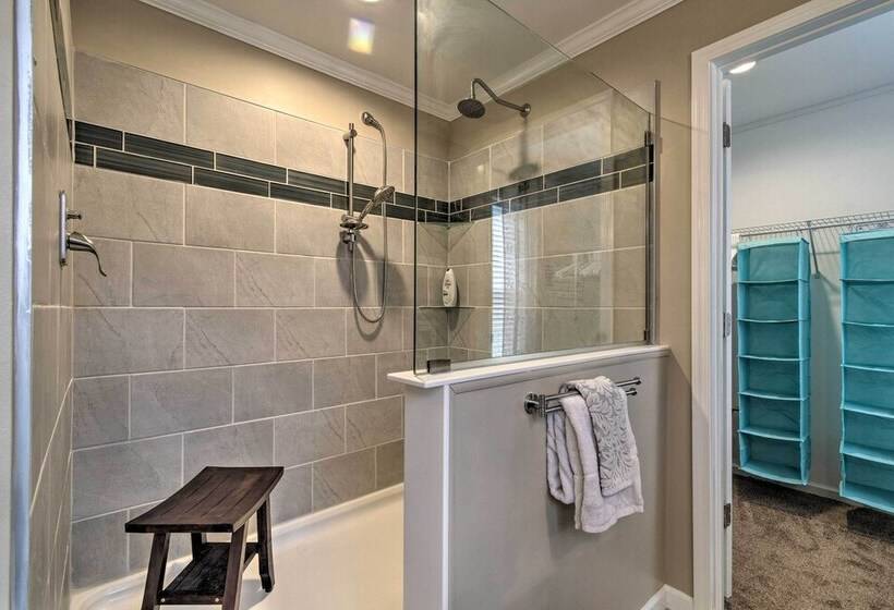 Lakefront Home W/ Deck, Fishing Dock & Canoe!