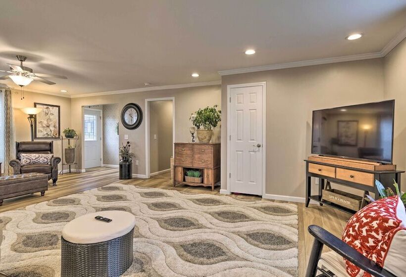 Lakefront Home W/ Deck, Fishing Dock & Canoe!