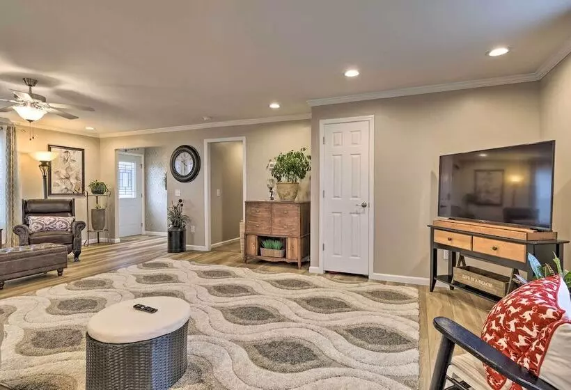 Lakefront Home W/ Deck, Fishing Dock & Canoe!