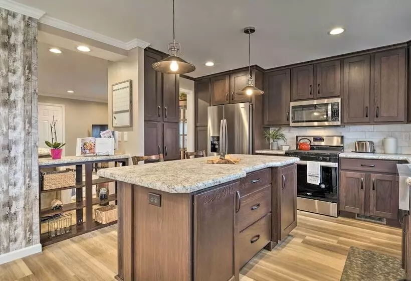 Lakefront Home W/ Deck, Fishing Dock & Canoe!