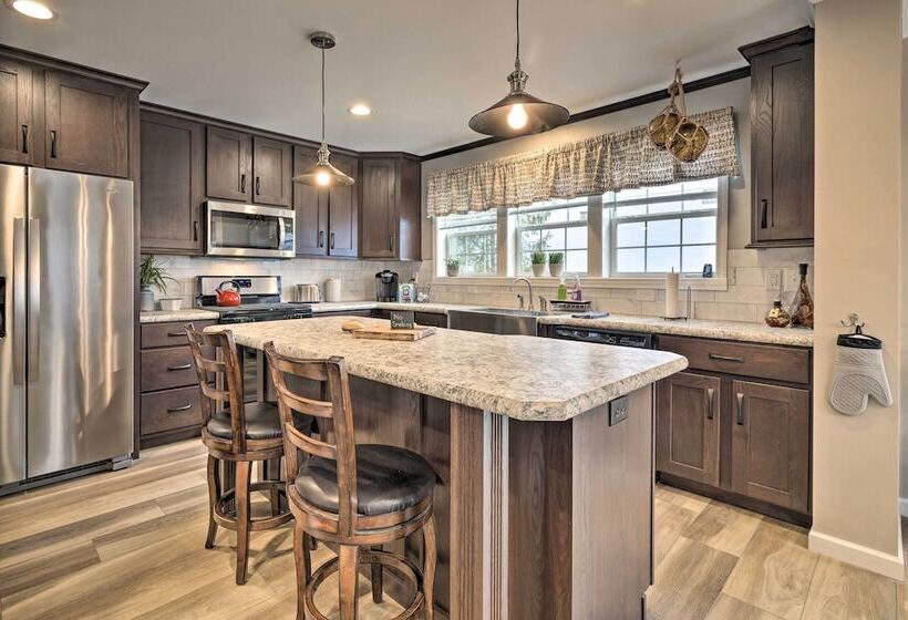 Lakefront Home W/ Deck, Fishing Dock & Canoe!