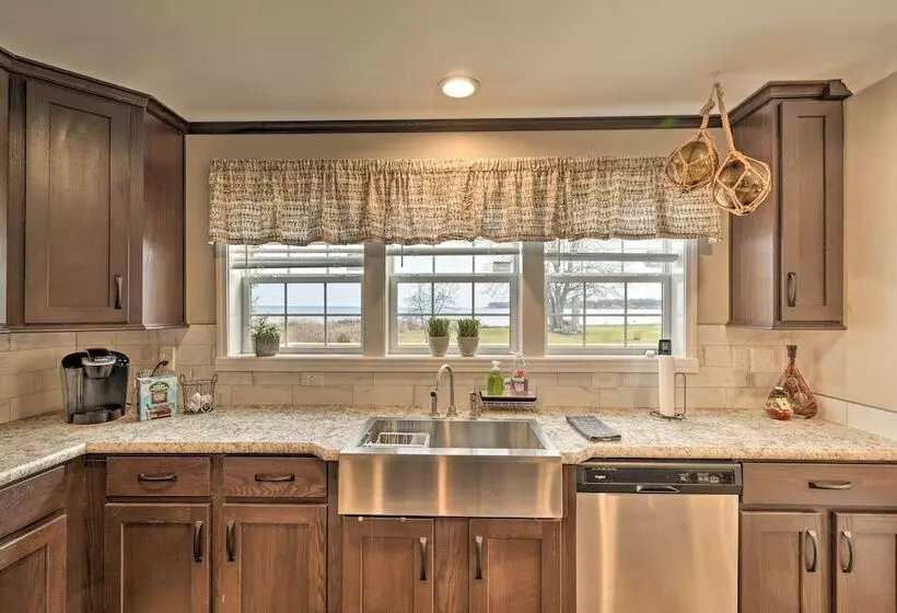 Lakefront Home W/ Deck, Fishing Dock & Canoe!