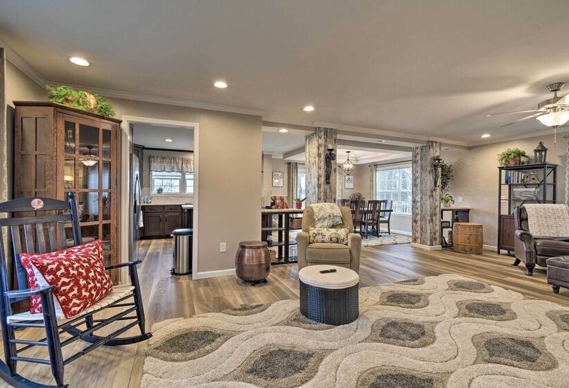 Lakefront Home W/ Deck, Fishing Dock & Canoe!