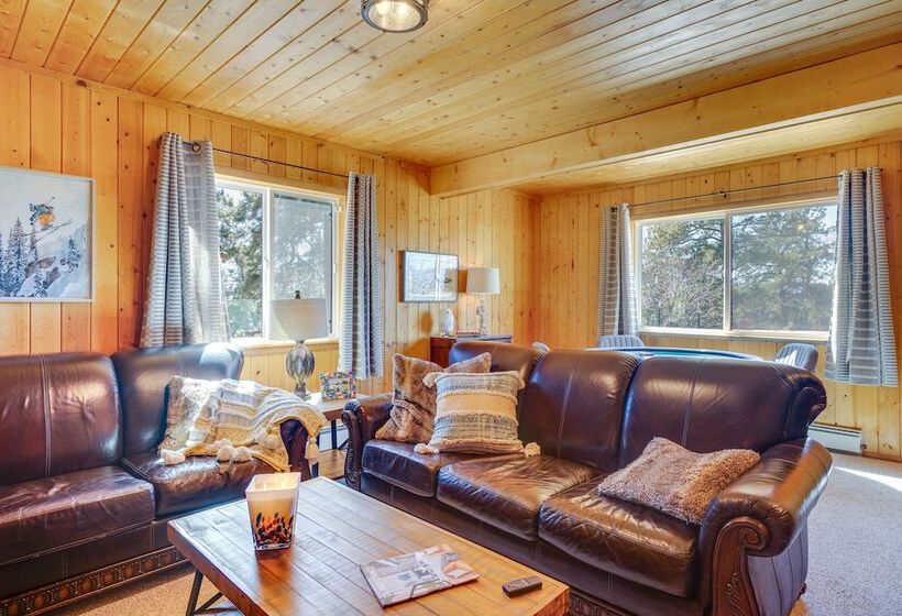 Lake George Cabin W/ Deck & Mountain Views!