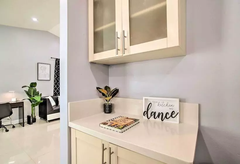 Lovely Lauderhill Retreat < 12 Mi To Beach!