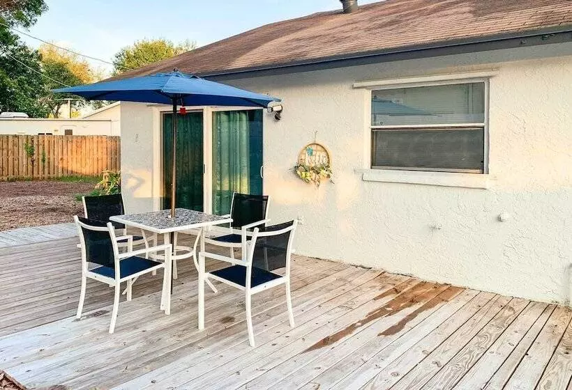 Lovely Lauderhill Retreat < 12 Mi To Beach!