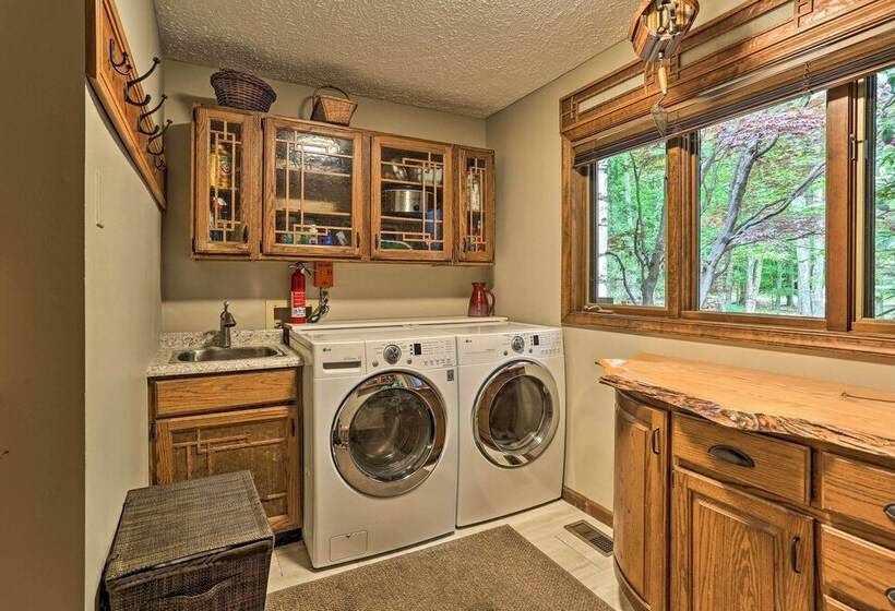 Luxe Poconos Pines Home W/ Beach + Amenities!