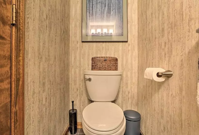 Luxe Poconos Pines Home W/ Beach + Amenities!