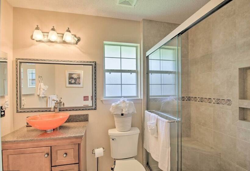 Modern Gulf Breeze Retreat ~ 4 Mi To Beaches!