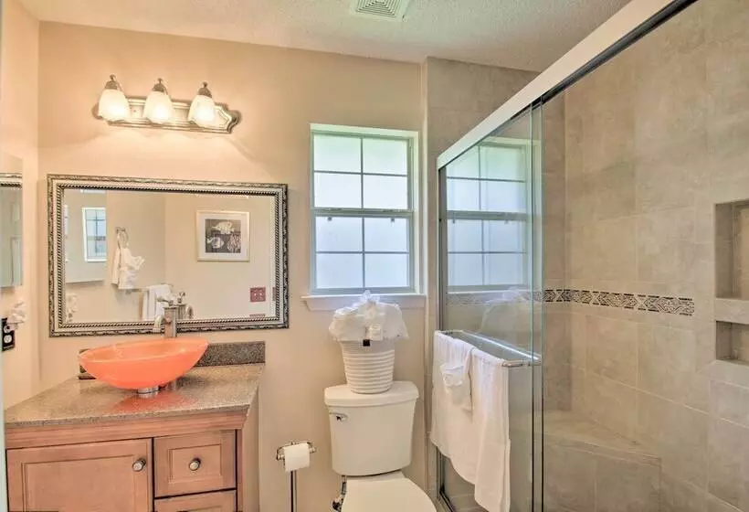 Modern Gulf Breeze Retreat ~ 4 Mi To Beaches!