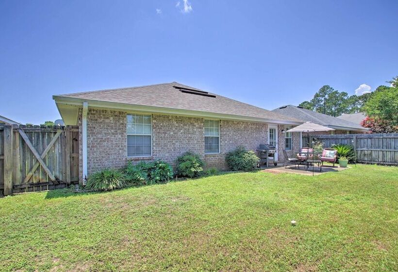 Modern Gulf Breeze Retreat ~ 4 Mi To Beaches!