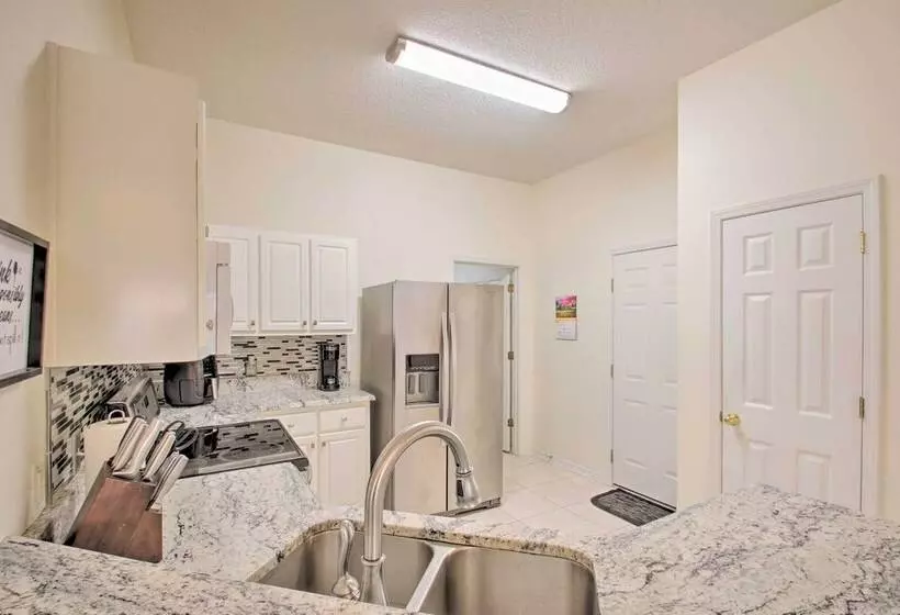 Modern Gulf Breeze Retreat ~ 4 Mi To Beaches!