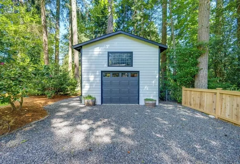 Modern Home: 3 Miles To Woodinville Wine Country!