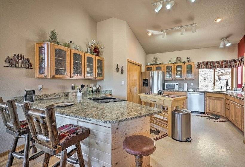 Mtn View Cabin W/ Deck, 3 Mi To Cripple Creek!