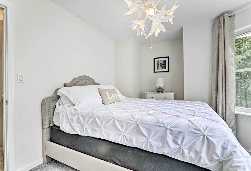 Fire Pit + Hot Tub: Peaceful Poconos Farms Getaway