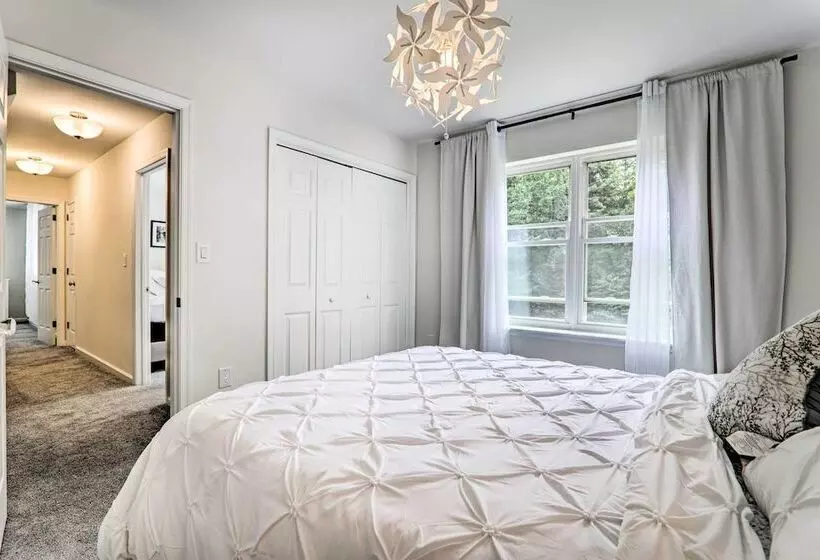 Fire Pit + Hot Tub: Peaceful Poconos Farms Getaway