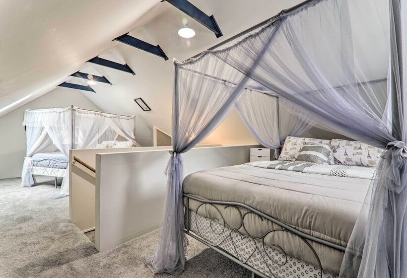 Fire Pit + Hot Tub: Peaceful Poconos Farms Getaway