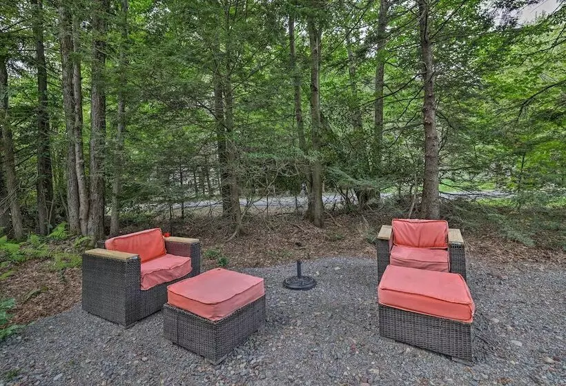 Fire Pit + Hot Tub: Peaceful Poconos Farms Getaway