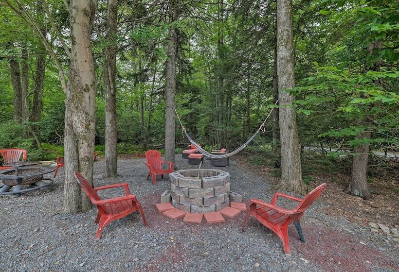 Fire Pit + Hot Tub: Peaceful Poconos Farms Getaway