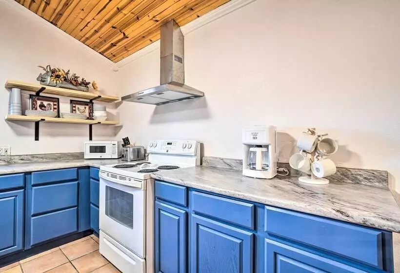 Relaxing Rural Harrison Home   11 Mi To Town