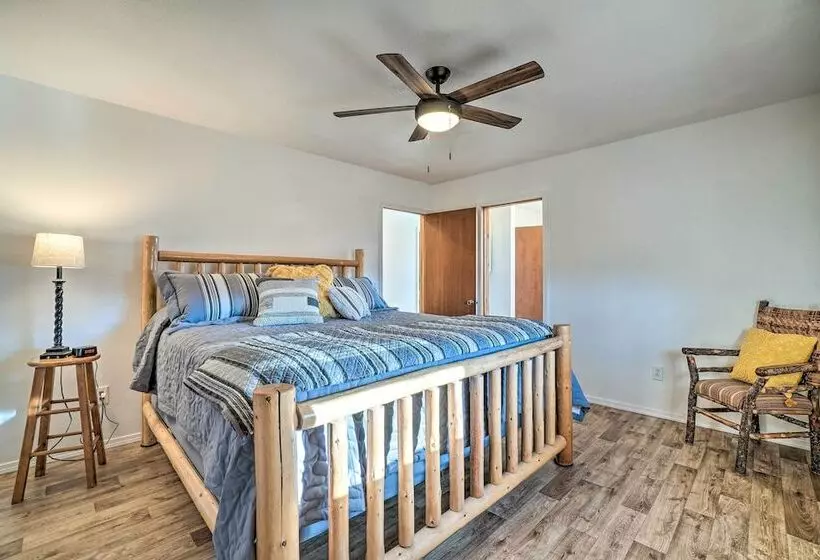 Relaxing Rural Harrison Home   11 Mi To Town