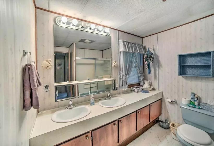 Riverfront Suring Home: Atv Trails, Sunroom!