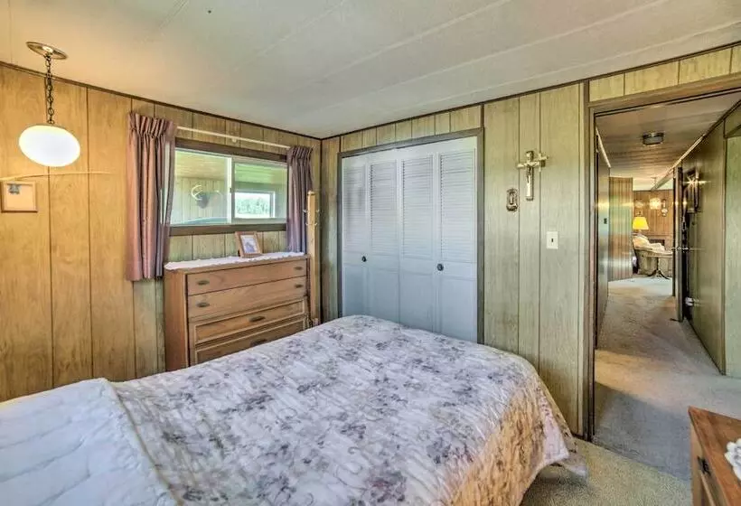 Riverfront Suring Home: Atv Trails, Sunroom!