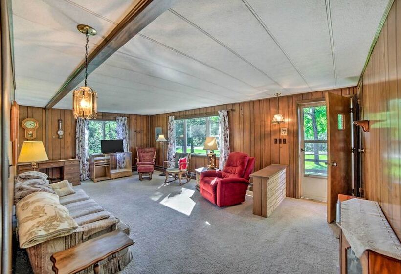 Riverfront Suring Home: Atv Trails, Sunroom!