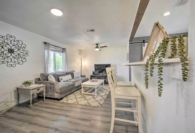 San Marcos Cottage W/ Large Private Backyard!