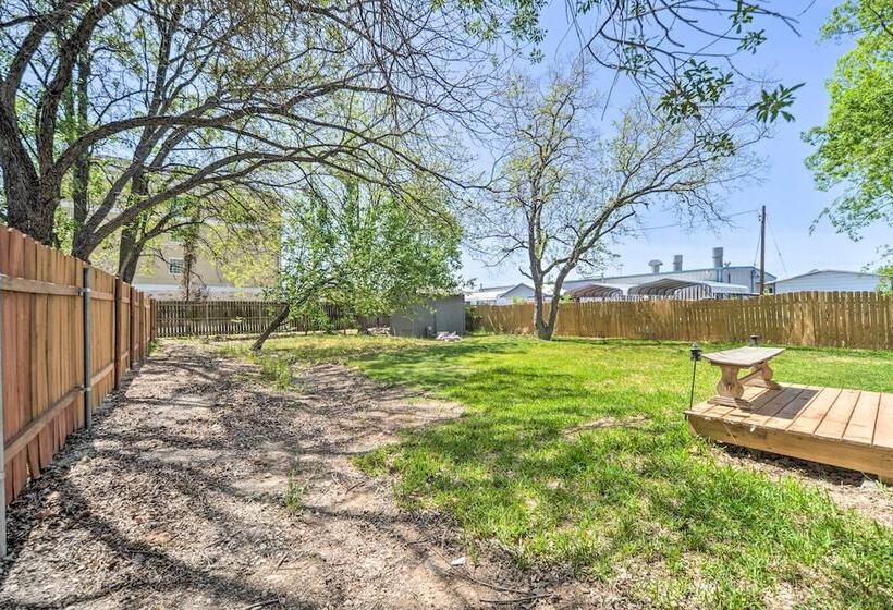 San Marcos Cottage W/ Large Private Backyard!