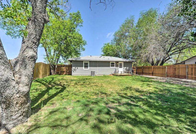 San Marcos Cottage W/ Large Private Backyard!