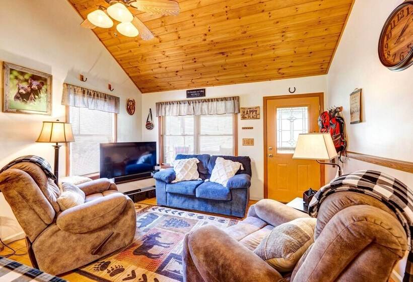 Scenic Marble Cabin W/ Fire Pit!