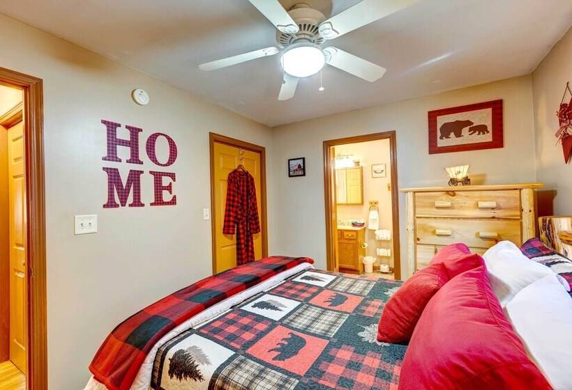 Scenic Marble Cabin W/ Fire Pit!