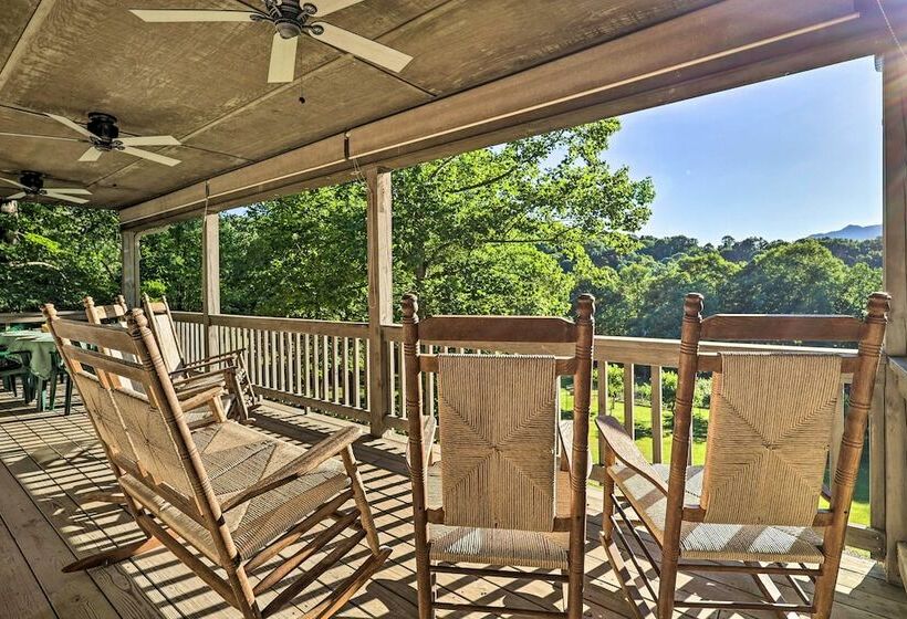 Serene Mountain Retreat W/ Hot Tub & Grills!