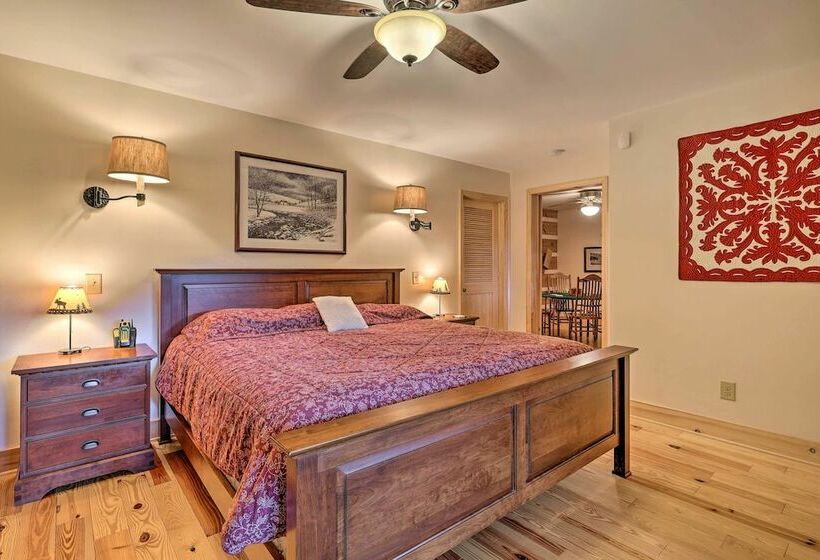 Serene Mountain Retreat W/ Hot Tub & Grills!