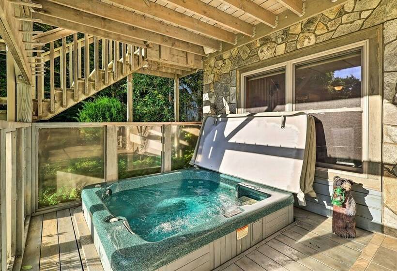 Serene Mountain Retreat W/ Hot Tub & Grills!