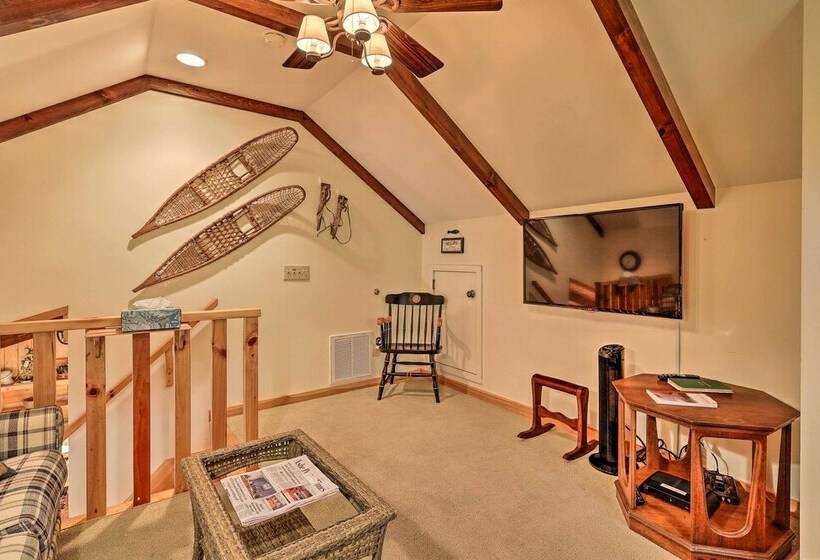 Serene Mountain Retreat W/ Hot Tub & Grills!