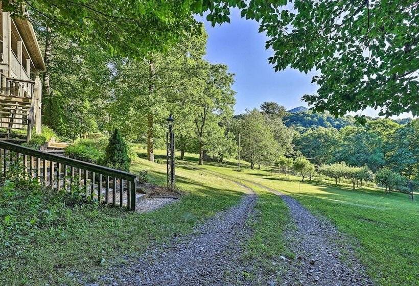 Serene Mountain Retreat W/ Hot Tub & Grills!