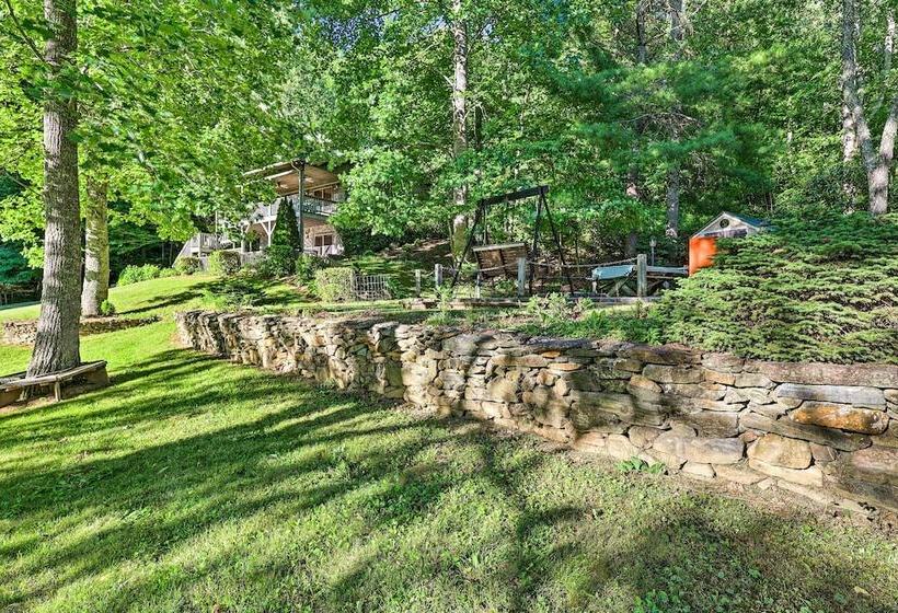 Serene Mountain Retreat W/ Hot Tub & Grills!