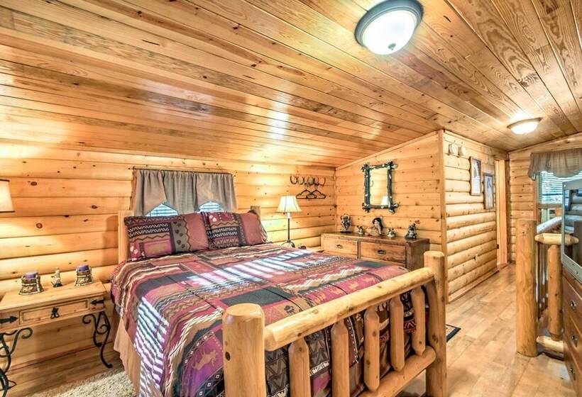 Smoky Mountain Rustic Log Cabin W/ Furnished Patio