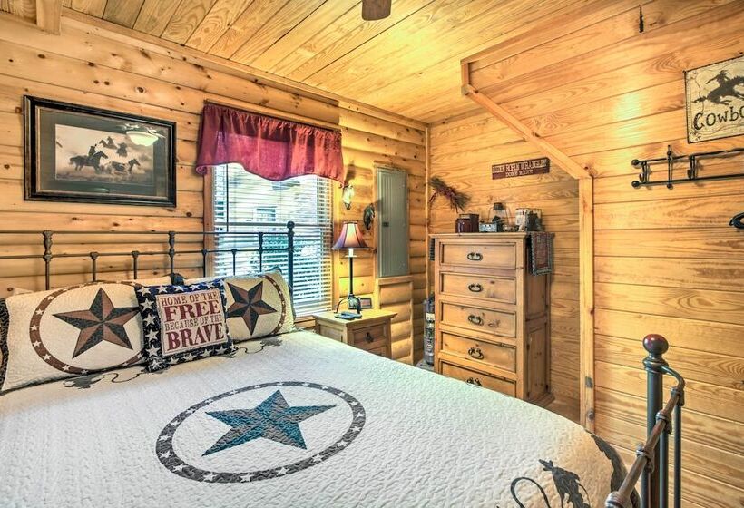Smoky Mountain Rustic Log Cabin W/ Furnished Patio