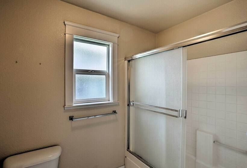 Spacious Downtown Chico Home ~ Half Mile To Csu!