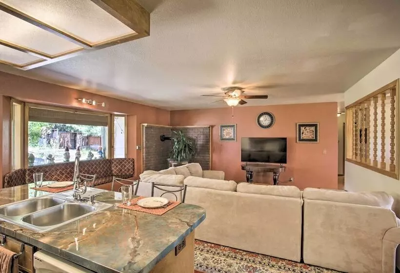 Sunny Home W/ Patio < 10 Mi To Lake Coeur D Alene