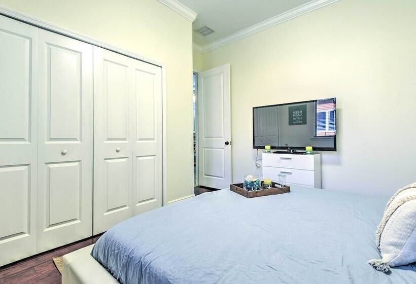 Sunny Sarasota Abode W/ Yard ~ 1 Mi To Dtwn!