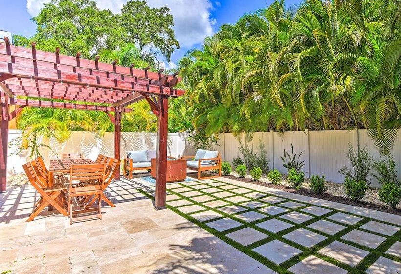 Sunny Sarasota Abode W/ Yard ~ 1 Mi To Dtwn!