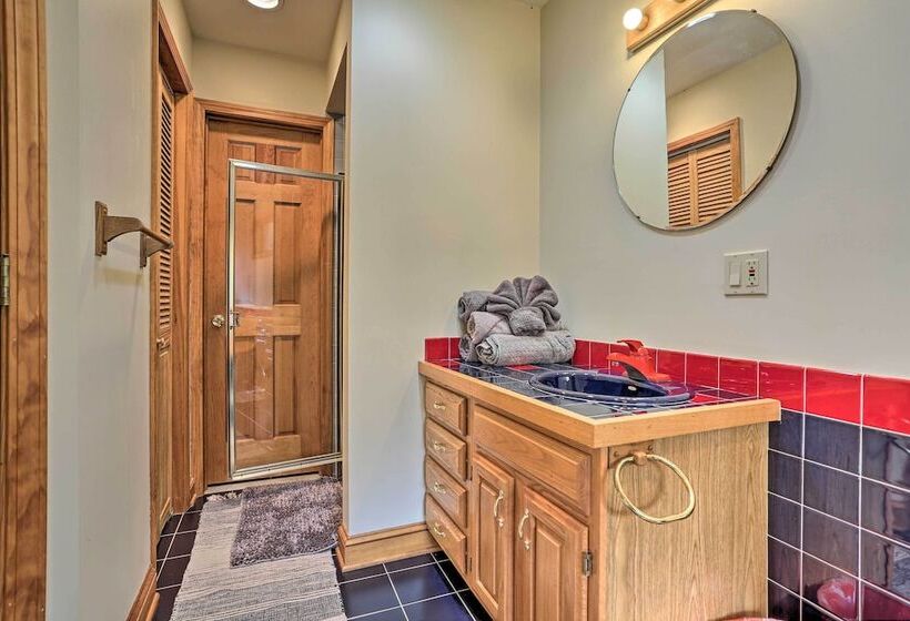 Unique Catskills Hideaway   Walk To Lake Jeff